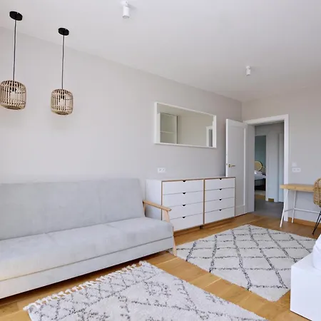 Victus Stylish Apartment In The City Center By Noclegi Renters-3
